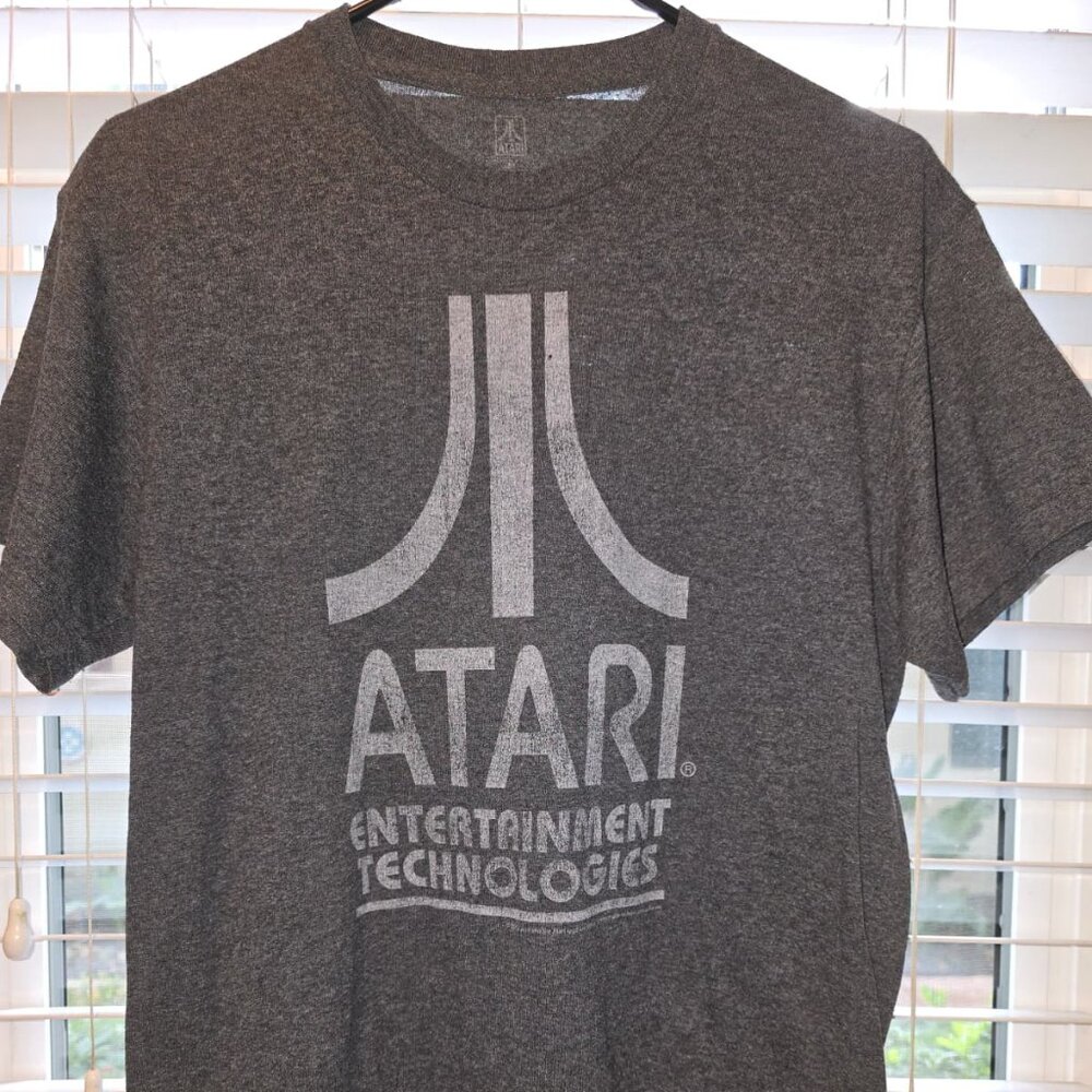 Atari Vintage Graphic Tee – Size Medium 🎮✨‎